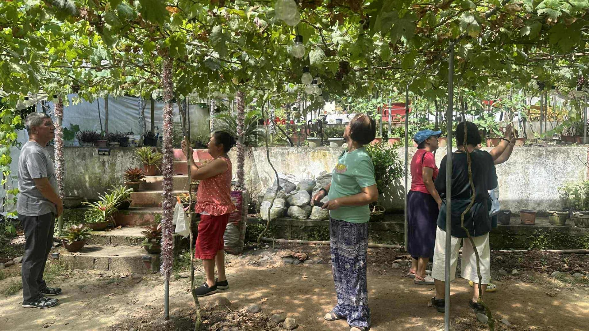 family restaurant in Irosin